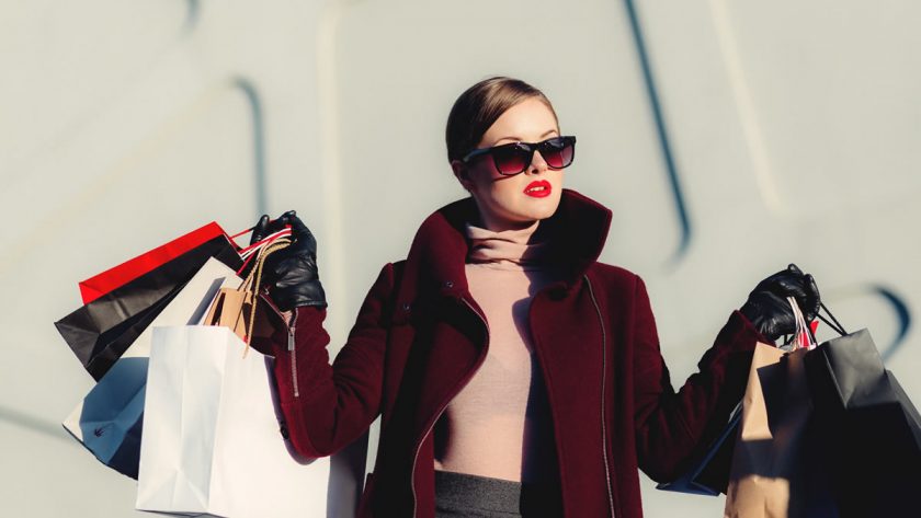 krzno nije in - djevojka s vrećicama